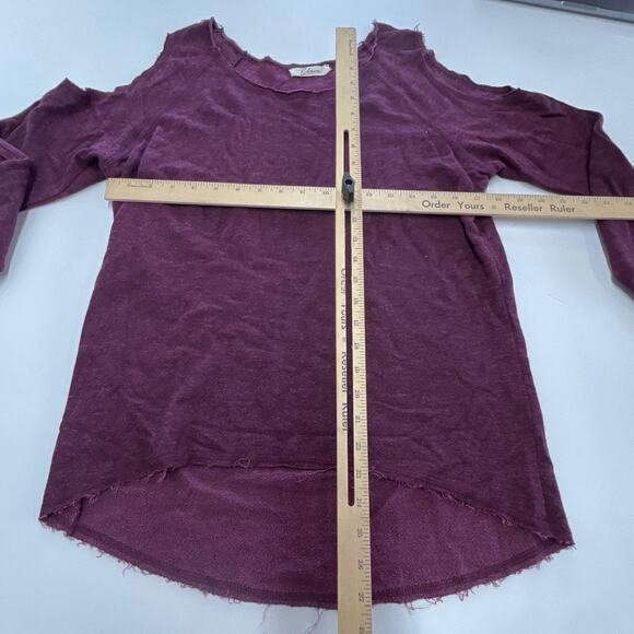 Elan Sweater Womens Medium Purple Cold Shoulder Raw Hem Pullover USA Boho Top - Picture 4 of 7